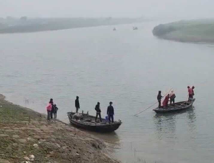 किऊल नदी में जहर डाल कर मारी लाखों की मछलियां, तबाही