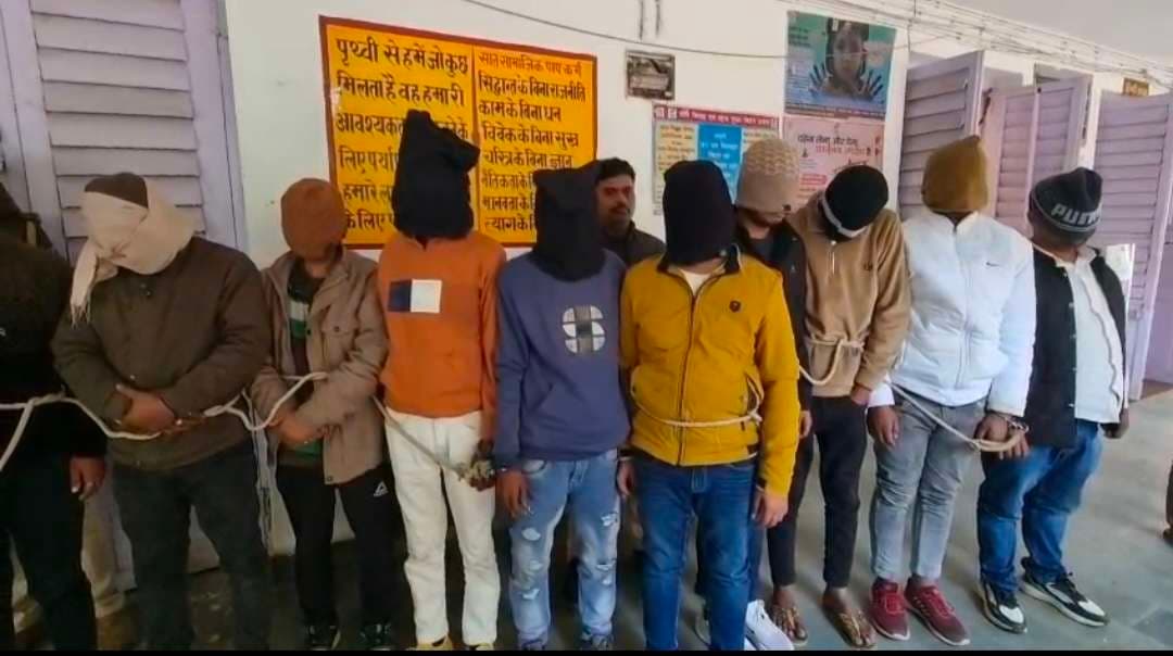 छठीहार में शराब के नशे में तमंचे पर डिस्को और हर्ष फायरिंग में 24 गिरफ्तार