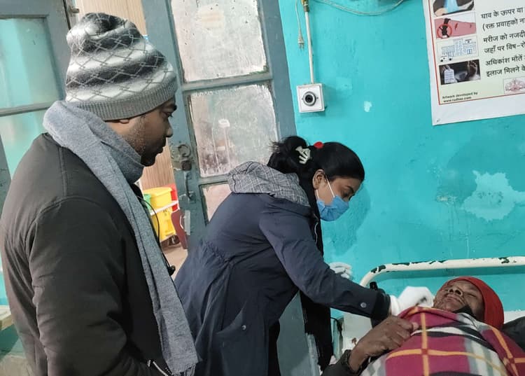बाइक से गिरकर अधेड़ गंभीर रूप से घायल, रेफर