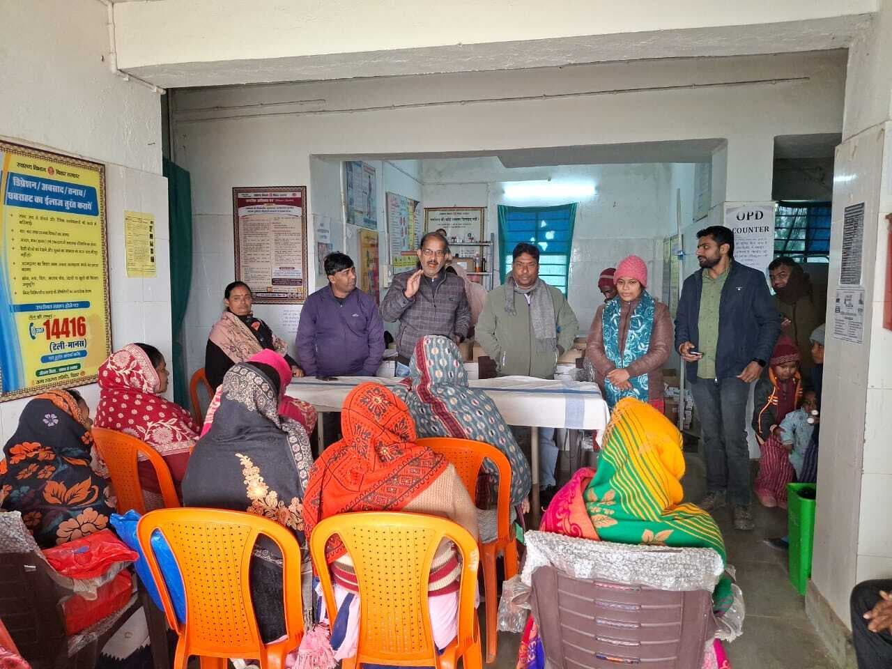 सीएस ने किया एपीएचसी का किया निरीक्षण