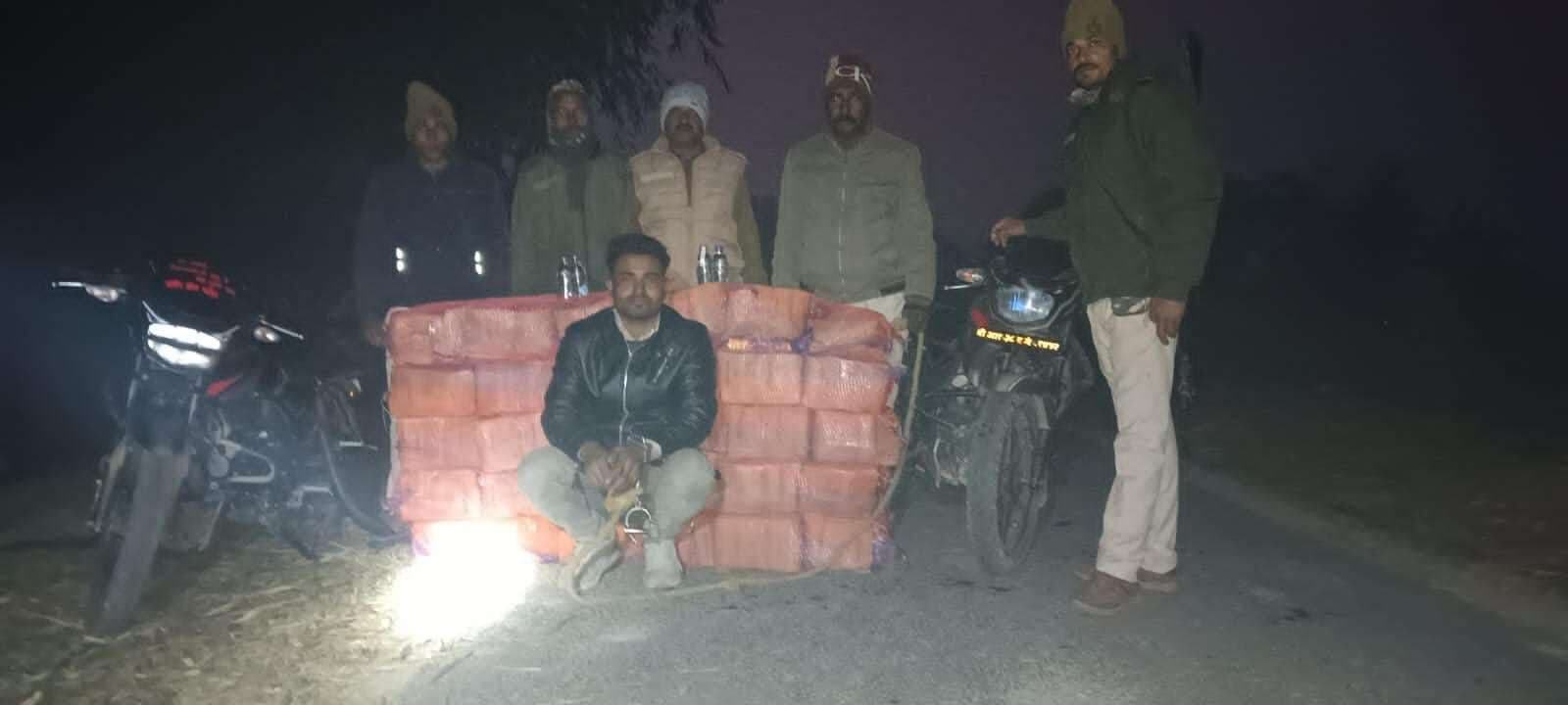 261 लीटर शराब के साथ तस्कर गिरफ्तार