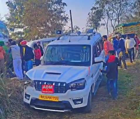 Aurangabad News : अपर समाहर्ता के वाहन में हाइवा ने मारी टक्कर, सुरक्षा कर्मी घायल, अन्य बाल-बाल बचे