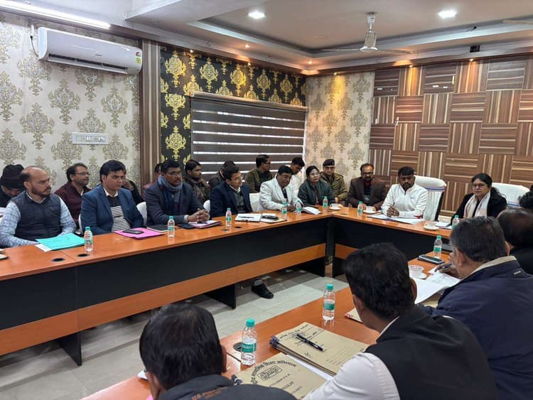 Giridih News :पंचायत में ज्ञान केंद्रों के संचालन पर जोर