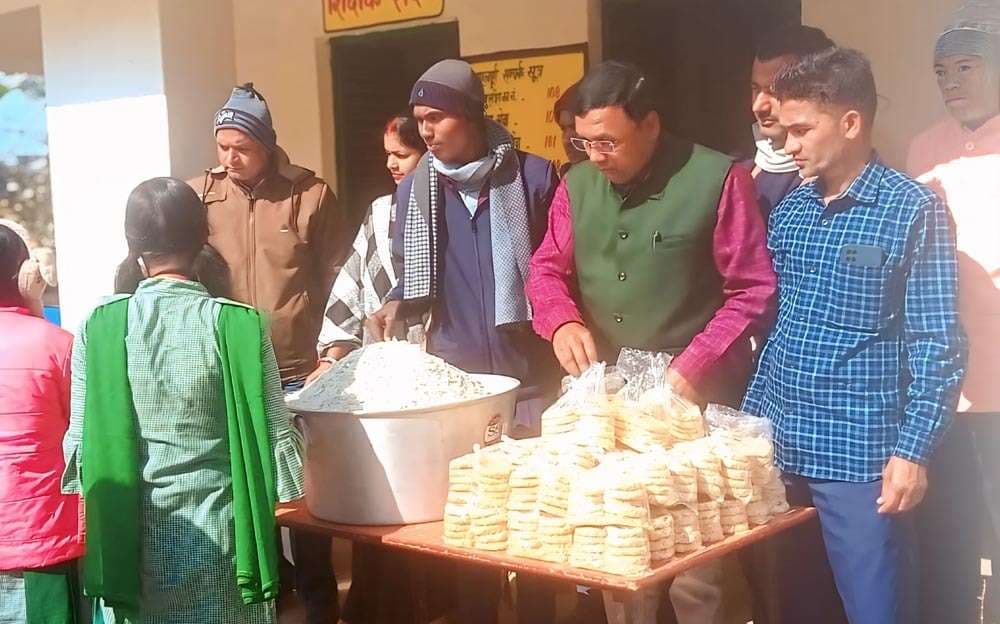 मोकतमा विद्यालय में मनी मकर संक्रांति