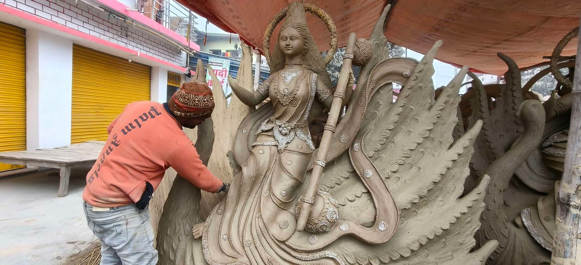 सरस्वती पूजा को लेकर गांवों में दिख रहा उत्साह