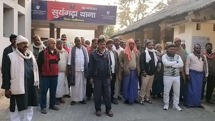 जलकर में जहर डालकर मछलियों को नष्ट करने का आरोप
