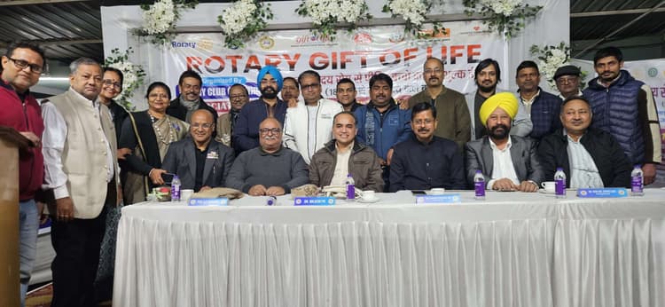 Giridih News :जन्मजात हृदय रोग से पीड़ित बच्चों की स्क्रीनिंग कैंप शुरू