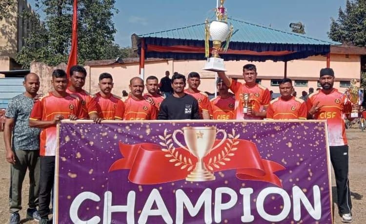 Bokaro News : क्रिकेट प्रतियोगिता का विजेता बना सीआइएसएफ बी