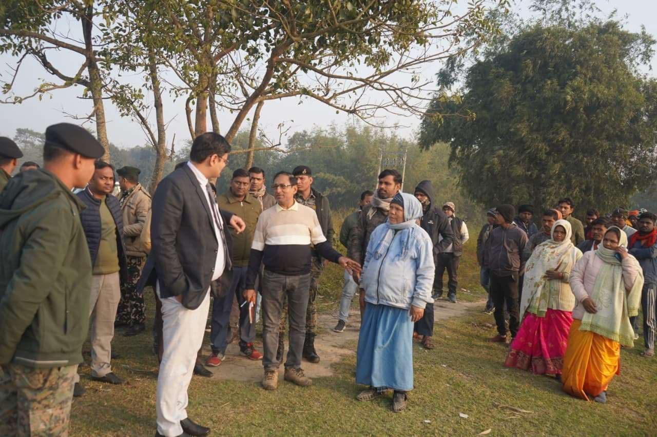 डीएम ने विकास कार्यों का किया निरीक्षण