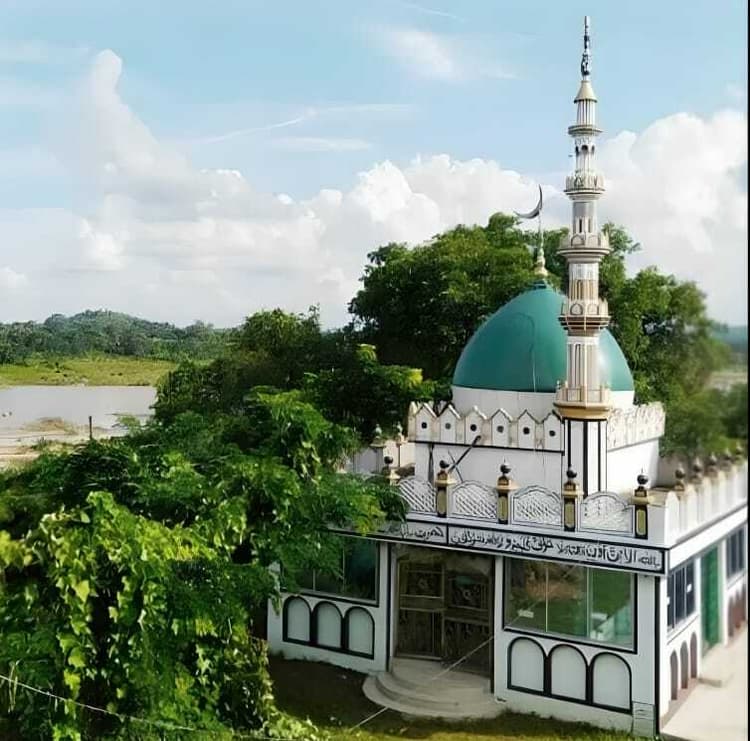 Bokaro News : हजरत बाबा पत्थर शाह के सालाना उर्स में उमड़ती है भीड़