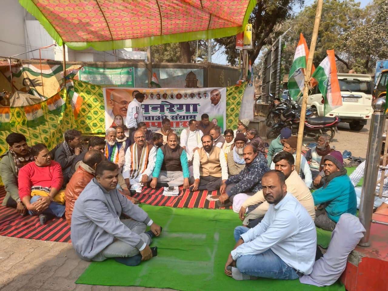मजदूरों को हक दिलाने के लिए होगा सड़क से सदन तक आंदोलन