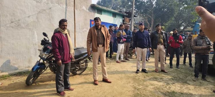 घरेलू कलह में हत्या या आत्महत्या की गुत्थी में उलझी पुलिस