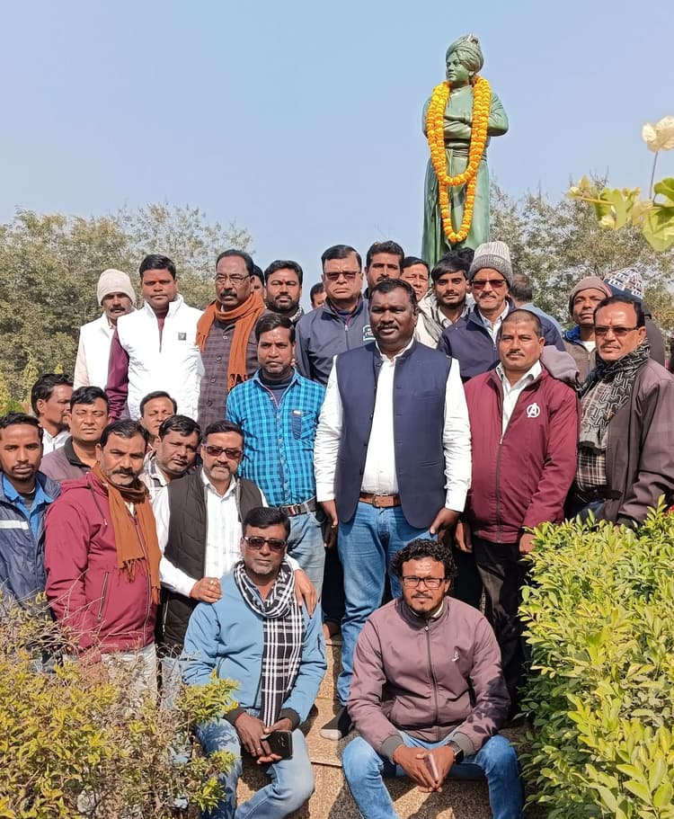 Bokaro News : विवेकानंद के विचारों को आत्मसात कर बढ़ रहा देश : अमर बाउरी