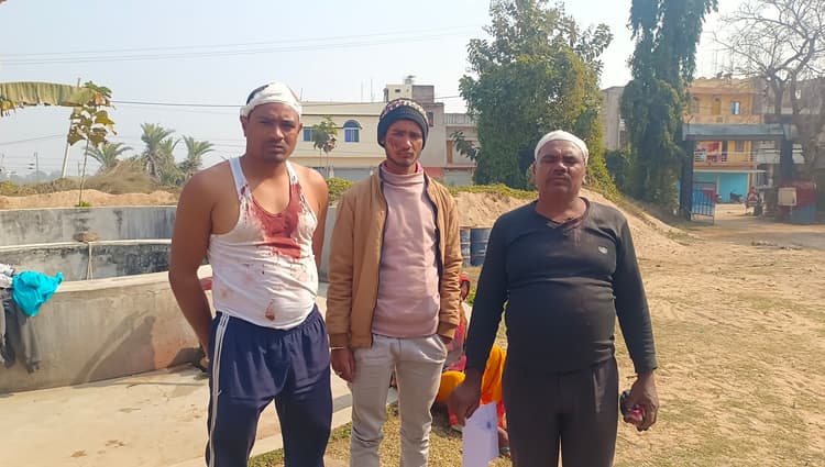 Deoghar news : मवेशी चराने के विवाद में मारपीट व छिनतई में तीन घायल, प्राथमिकी दर्ज