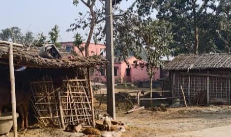 विद्यालय परिसर में अतिक्रमण से सुरक्षा पर खतरा