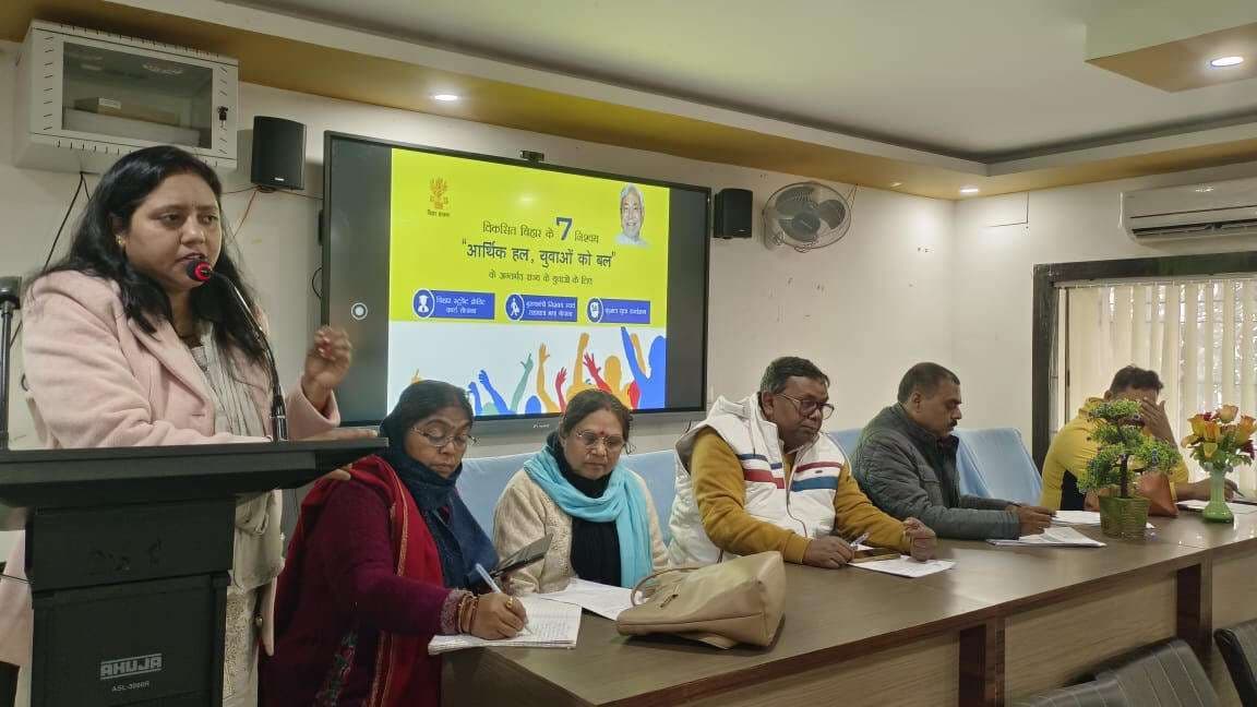 छात्राओं को सरकारी योजनाओं का मिले लाभ