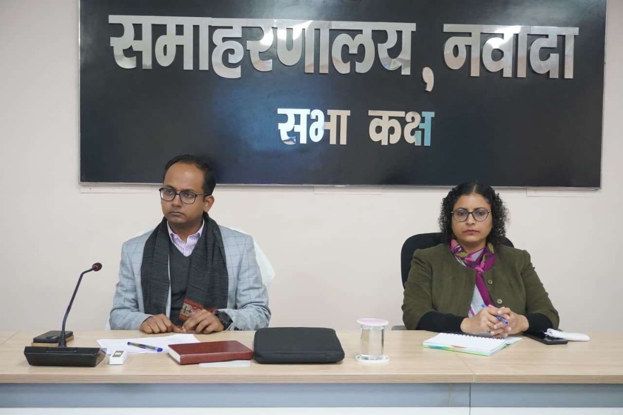 समयबद्ध व गुणवत्तापूर्ण कार्य पूर्ण करें – डीएम