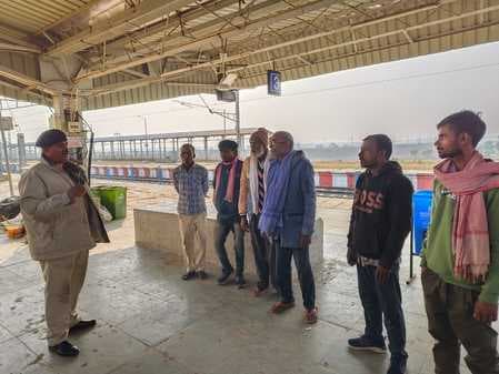 गोड्डा में आरपीएफ ने चलाया रेलवे सुरक्षा जागरूकता अभियान