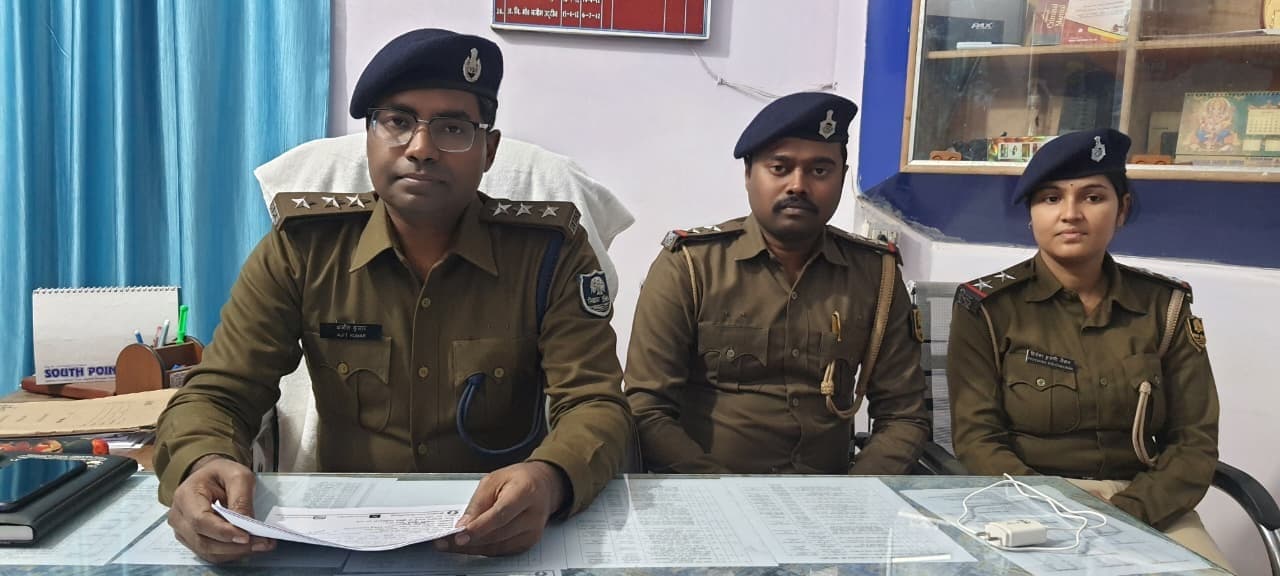 व्यावसायिक प्रतिष्ठान से छह लाख की चोरी मामले में दो गिरफ्तार