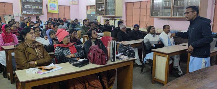 Giridih News :एसएसवीएम में विद्यालय स्तरीय शोध गोष्ठी का आयोजन