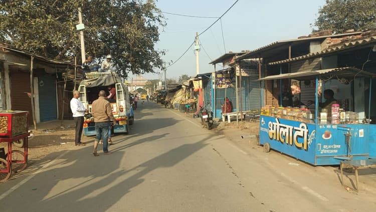 Giridih News :अतिक्रमण की चपेट में झारखंडधाम, श्रद्धालुओं को परेशानी