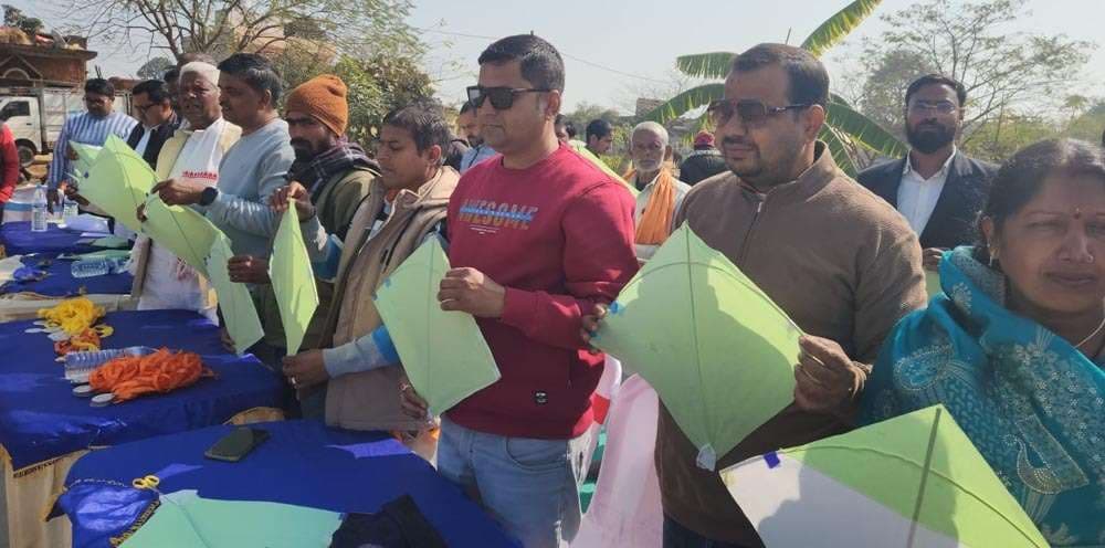 पतंग महोत्सव में बच्चों ने दिखाया अपना हुनर