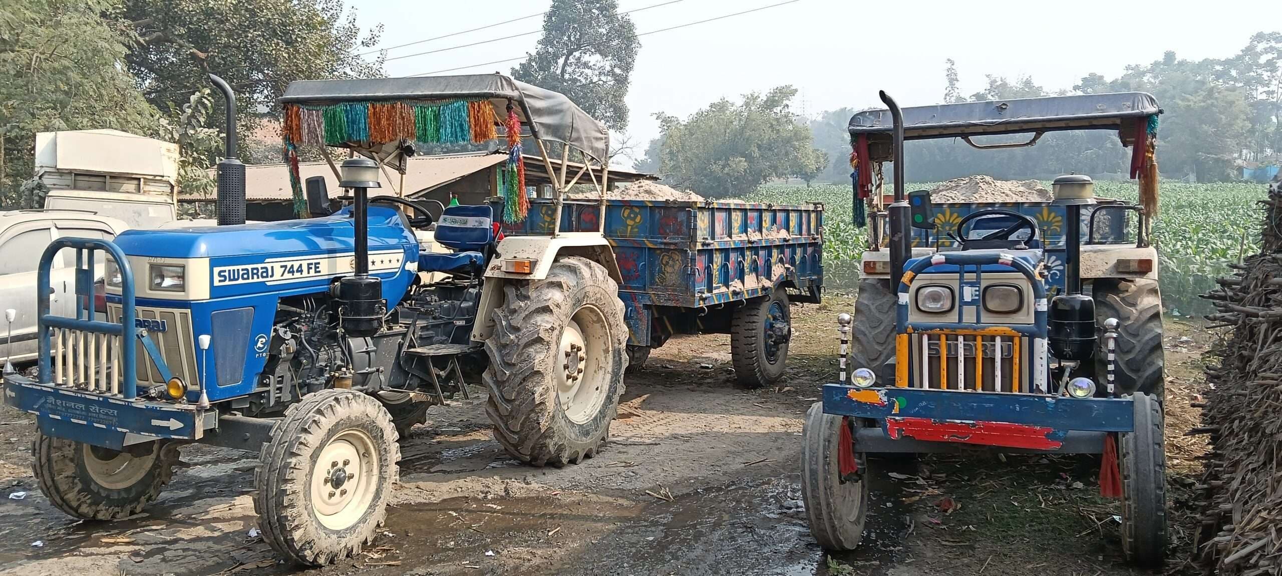 अवैध मिट्टी खनन में दो ट्रैक्टर जब्त
