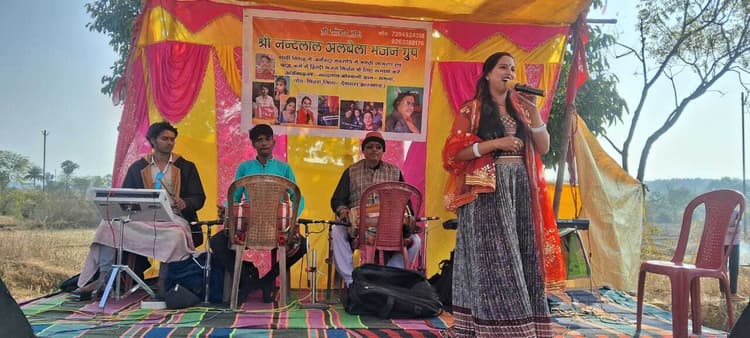 Deoghar news : आसनबनी व बरमशोली के शतीकुंड में लगा भव्य मेला, कलाकारों ने दी सांस्कृतिक प्रस्तुति