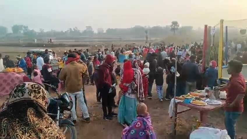 श्रद्धालुओं ने की भगवान राधे-कृष्ण की पूजा-अर्चना