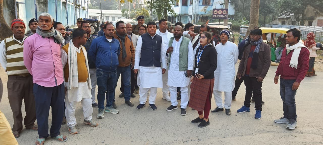 विधायक ने सदर अस्पताल पहुंच ड्रेनेज सिस्टम की ली जानकारी