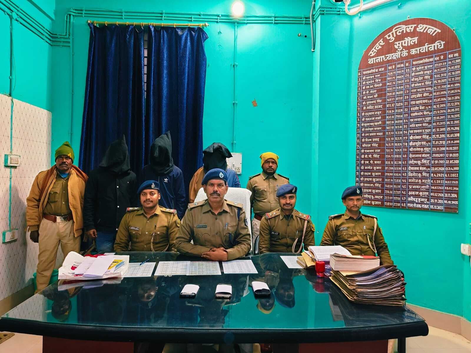 सफलता: पुलिस की सक्रियता से चोरी गयी ट्रैक्टर व धान एक सप्ताह में बरामद, तीन आरोपित गिरफ्तार
