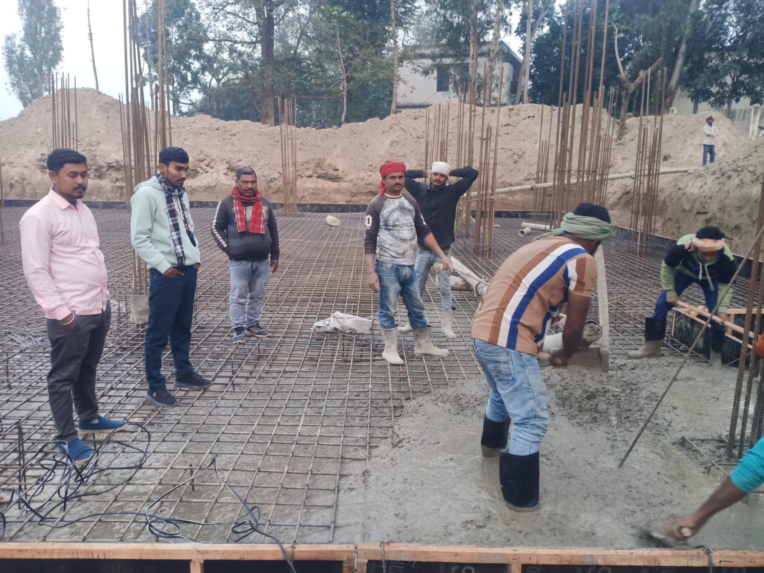 प्रखंड कार्यालय भवन निर्माण का किया शिलान्यास