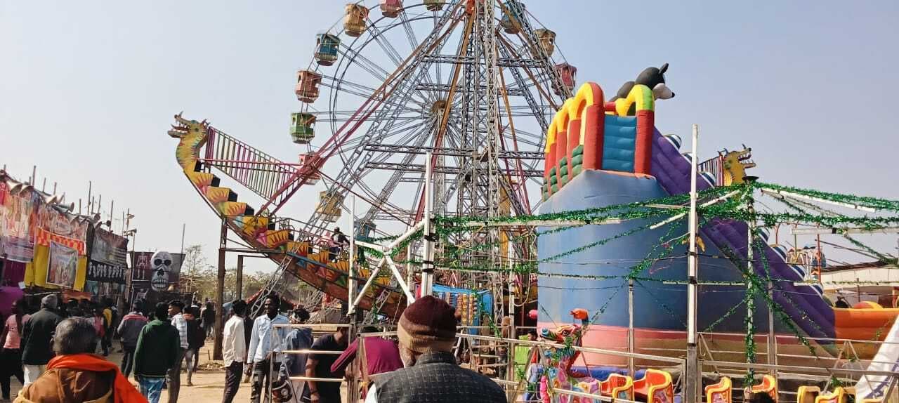 मुरलीपहाड़ी : प्रत्येक दिन हजारों लोग करमदहा मेले का ले रहे हैं आनंद