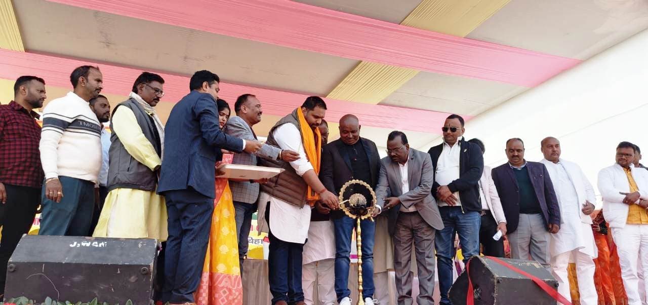 Aurangabad News : स्थानीय कलाकारों ने बांधा समा, तान्या, सृष्टि व अंतरा ने दी प्रस्तुति