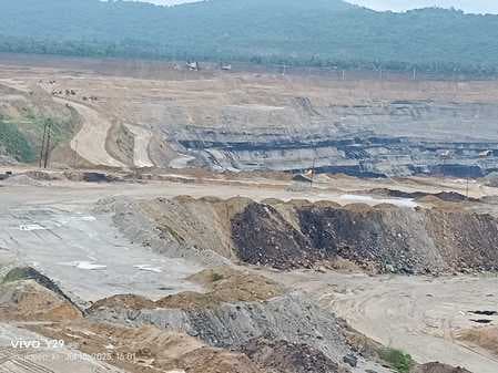 अचानक बंद हुई बस सेवा, महिलाओं समेत 500 कर्मियों की बढ़ी परेशानी