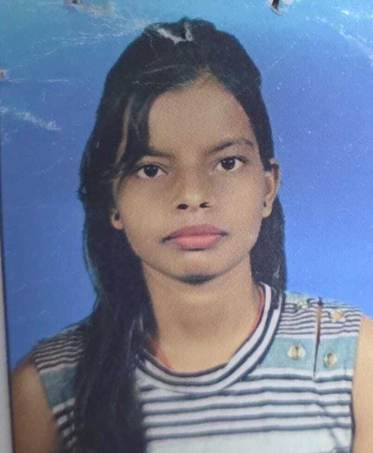 Giridih News :सड़क दुर्घटना में घाघरा कॉलेज की छात्रा की मौत