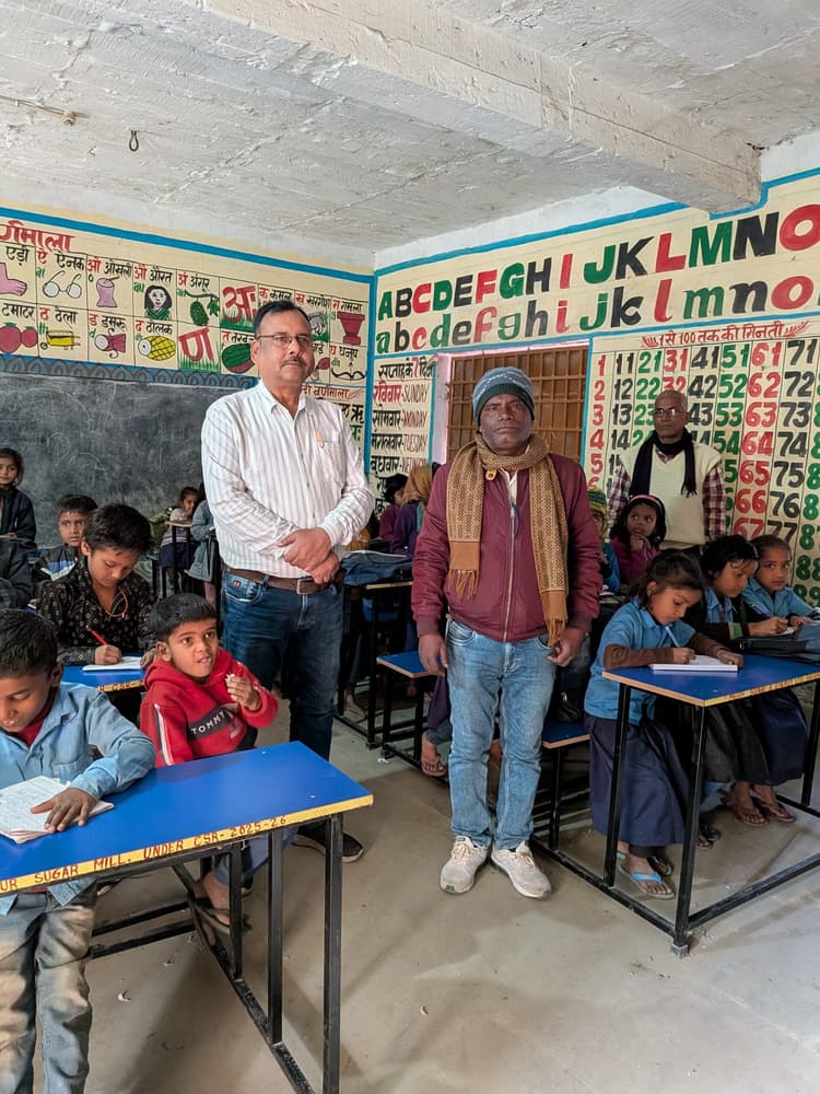 Samastipur News:चीनी मिल ने विद्यालय में लगाया आरओ प्लांट, दिये उपस्कर