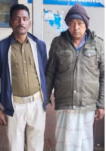 पुलिस ने दो वारंटी को किया गिरफ्तार