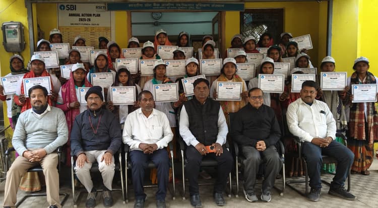 एसबीआई आरसेटी में अगरबत्ती निर्माण प्रशिक्षण का समापन