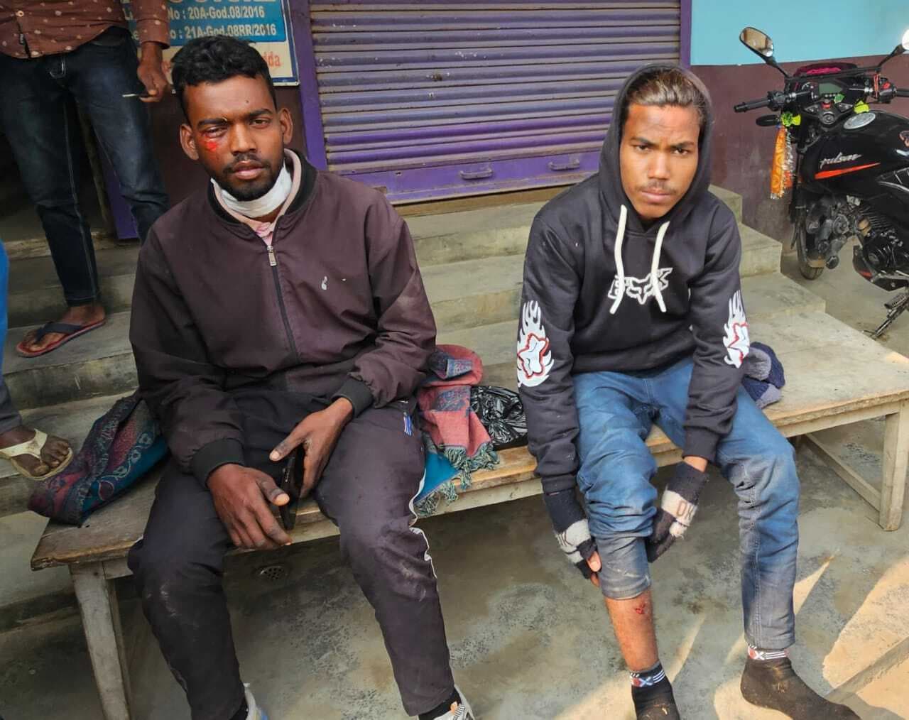 हादसा : दो मोटरसाइकिल की टक्कर में चार व्यक्ति गंभीर रूप से घायल