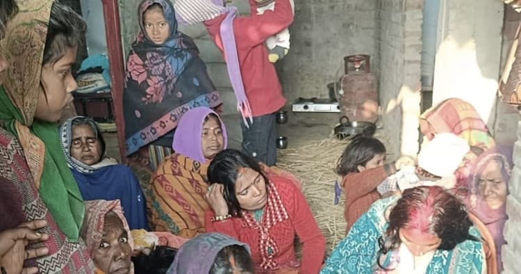 छत पर धान समेटने के दौरान हादसा: ओस से बचाने की कोशिश में गई एक ज़िंदगी