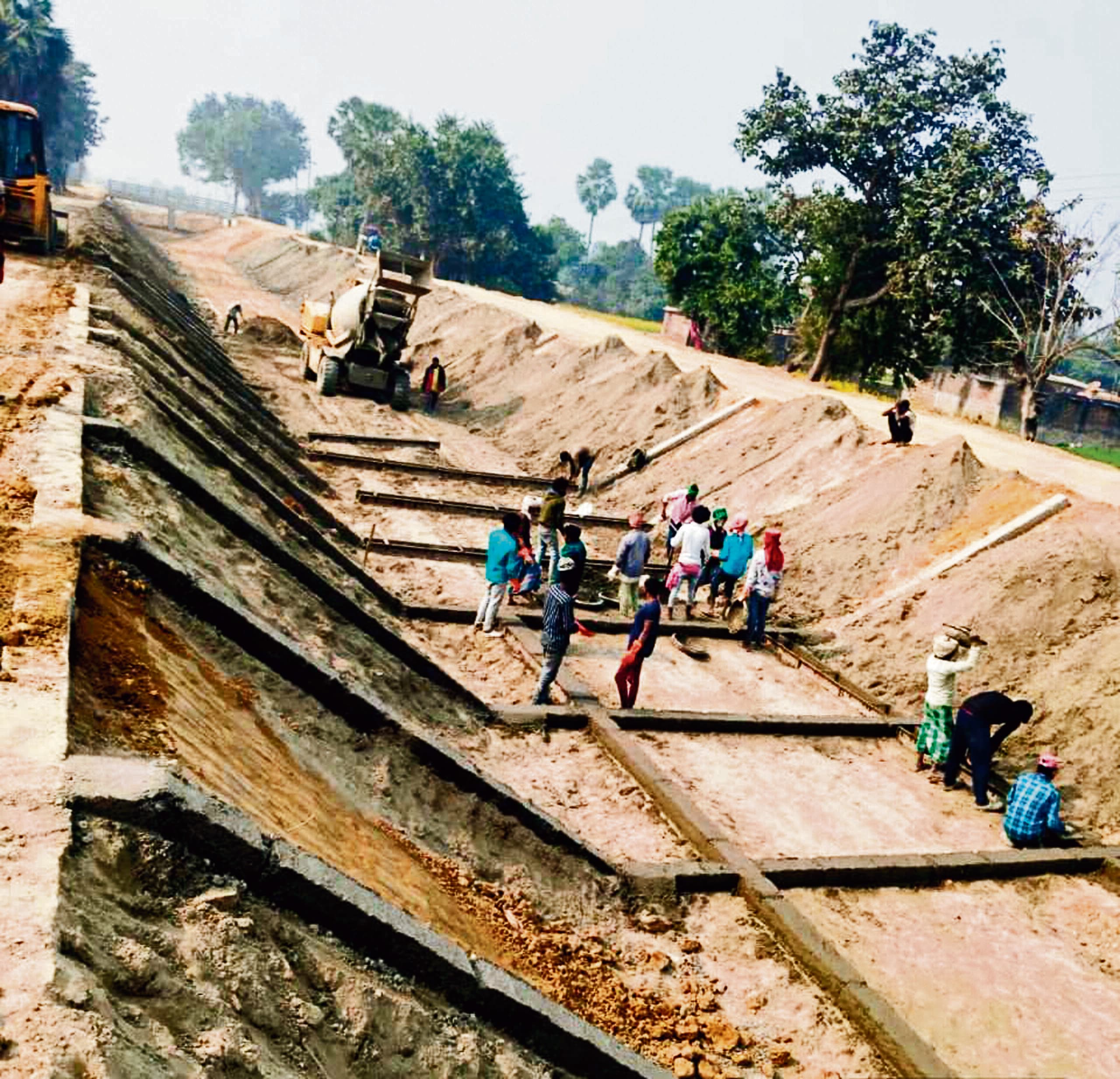 डकरा नाला पंप नहर परियोजना : किसानों को अभी करना होगा लंबा इंतजार