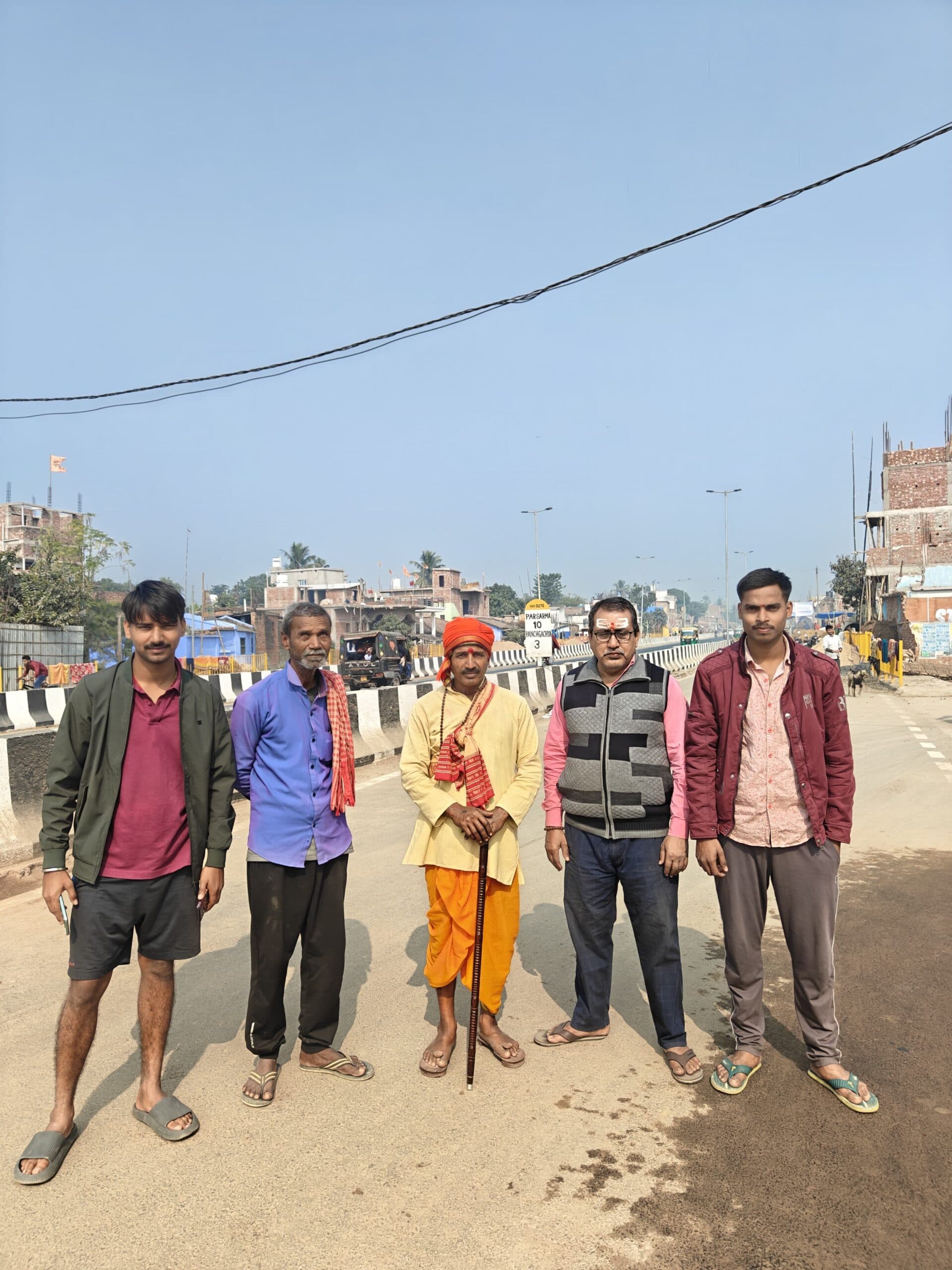 मिथिला की खड़ाऊं परंपरा को जीवंत करने निकली ऐतिहासिक चरण पादुका यात्रा, प्रकृति से जुड़ने का दिया संदेश