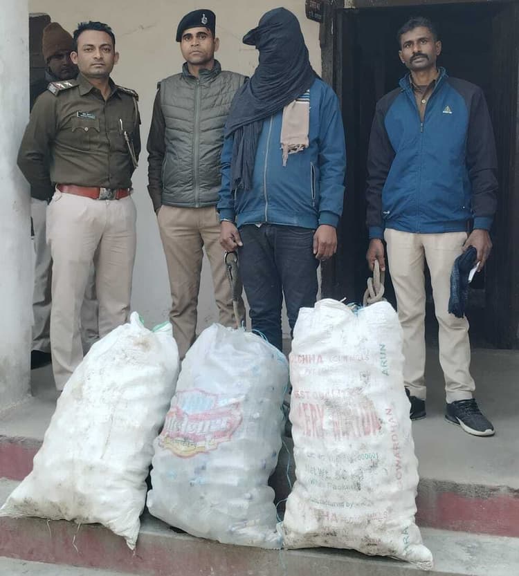 157 लीटर नेपाली शराब के साथ अररिया का एक तस्कर गिरफ्तार