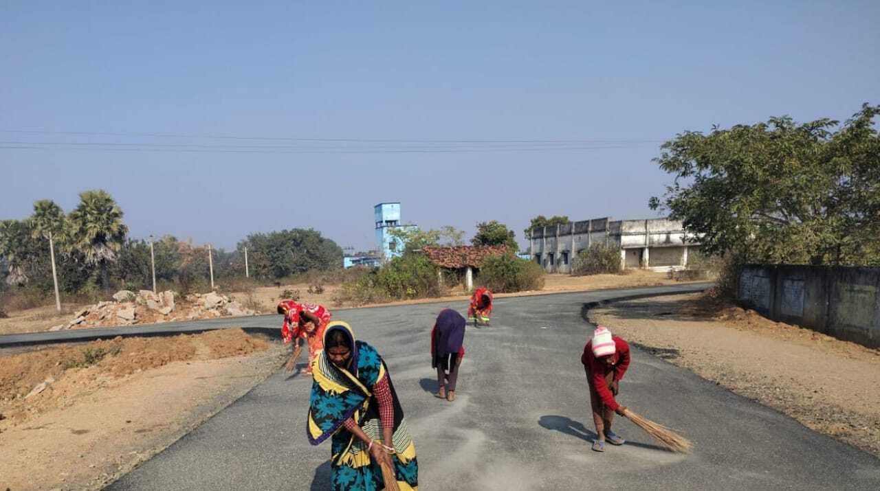 बाइपास सड़क मुख्य मार्ग से जुड़ते ही आवागमन चालू ग्रामीणों में हर्ष