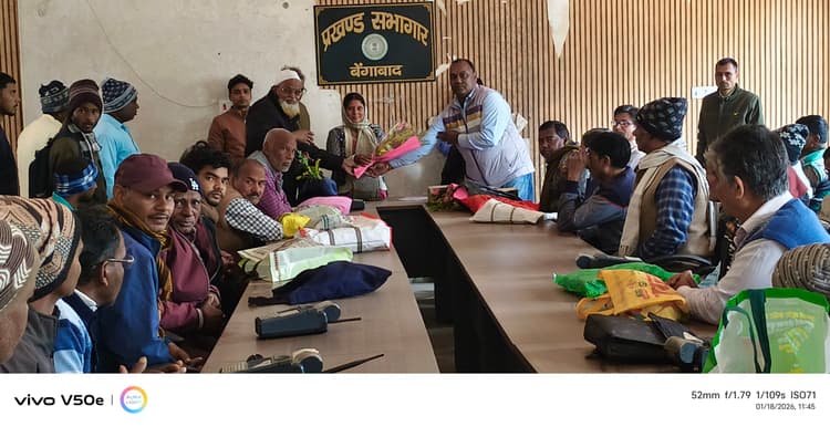 Giridih News :बेंगाबाद के सभी 107 डीलरों को मिली फोर जी युक्त ई पोस मशीन