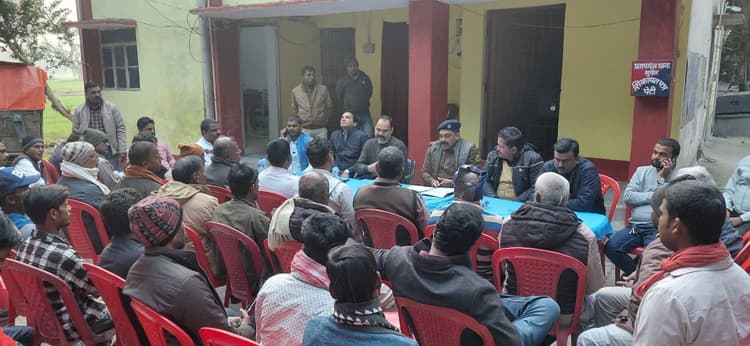 शांति समिति की बैठक में अधिकारियों ने कहा, पूजा आयोजको को थाना को देनी होगी सूचना