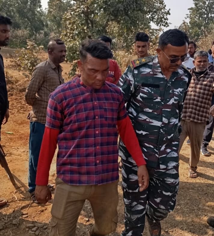 खुद को पुलिस बताकर अवैध वसूली कर रहे दो युवक गिरफ्तार