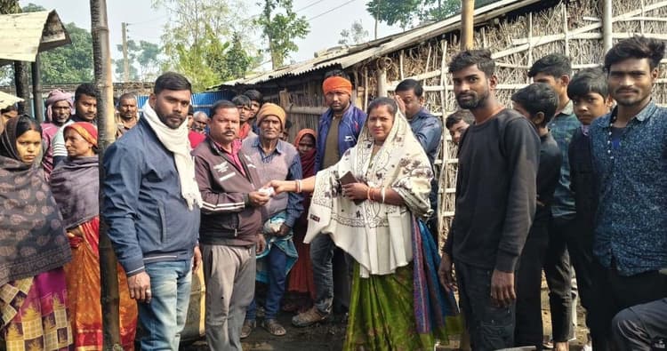 बघवा में आग लगने से दो घर जलकर राख