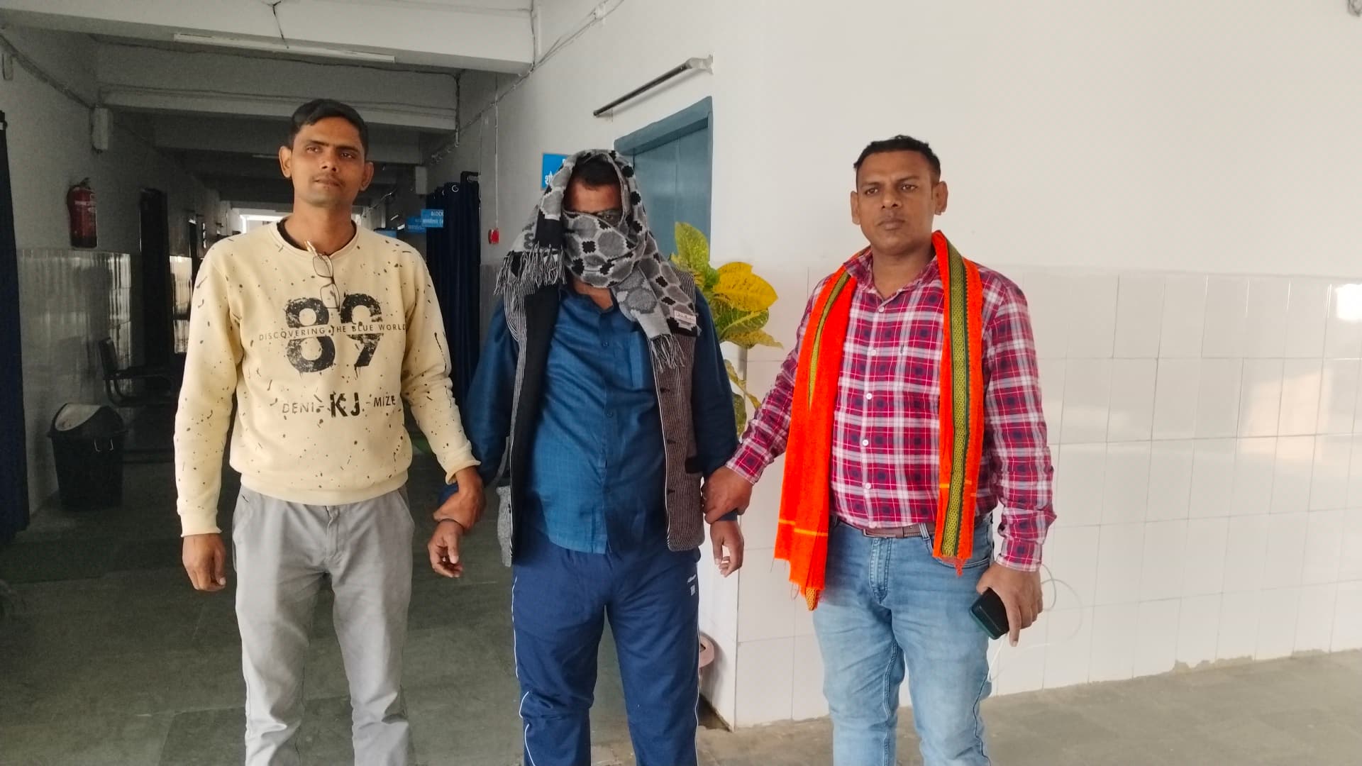 Aurangabad News : अटेंडेंस बनाने के नाम पर मांगी थी घूस, छह सदस्यीय टीम ने की छापेमारी